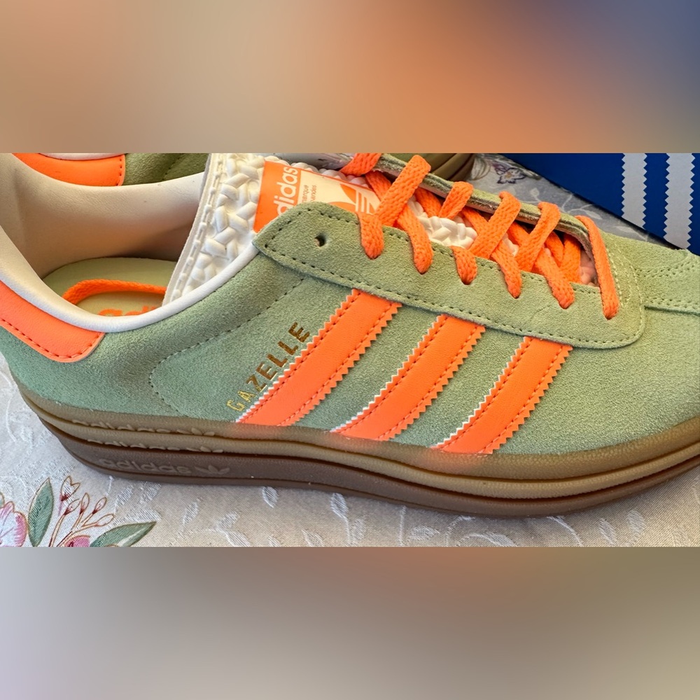 Gazelle adidas shoes US women 8.5 with tags